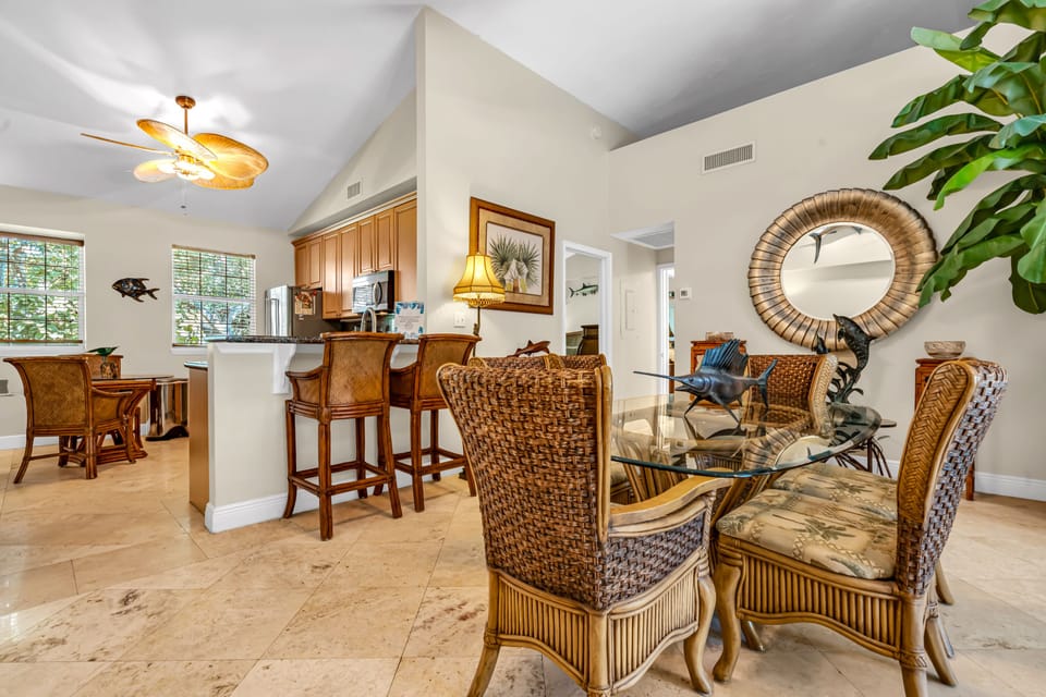 Dining area right off of the kitchen