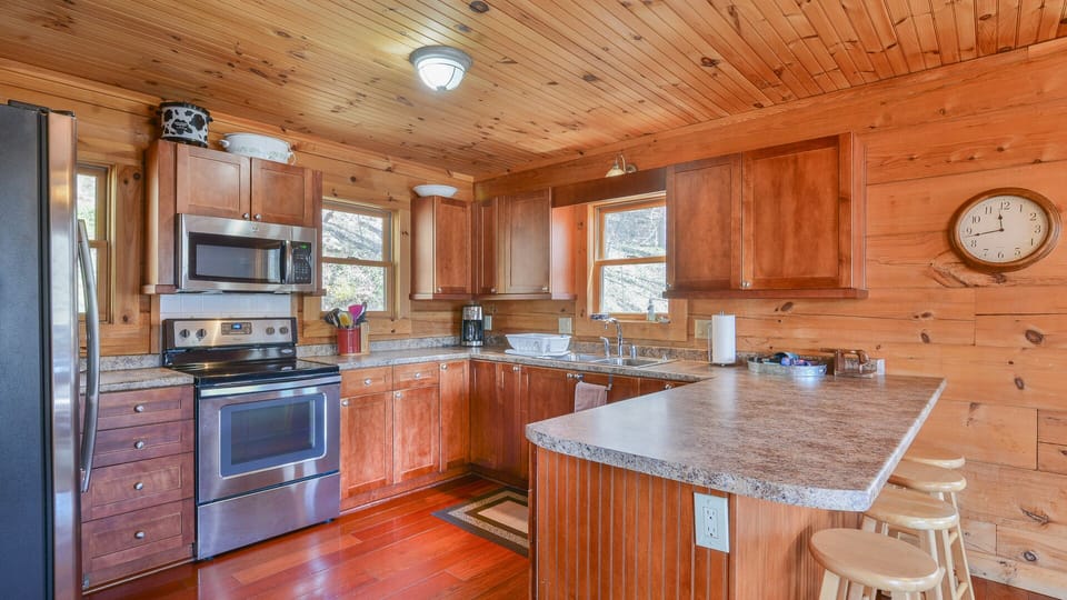 Kitchen with plenty of counter space, updated appliances