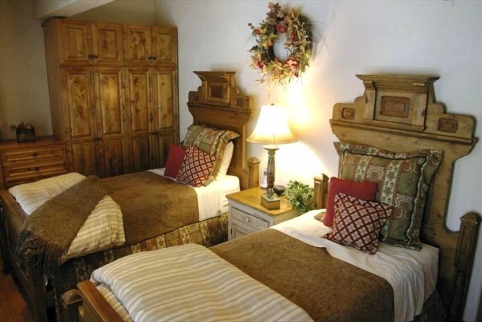 Third Bedroom (twin beds)