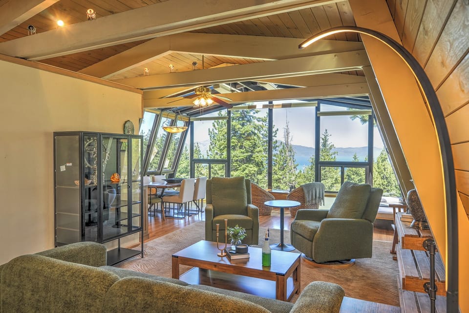 Modern Cabin, Panoramic Lake Tahoe Views, @ Heavenly Ski Slopes, Near State line Cabin in South Lake Tahoe