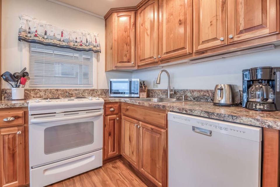 Fully stocked kitchen
