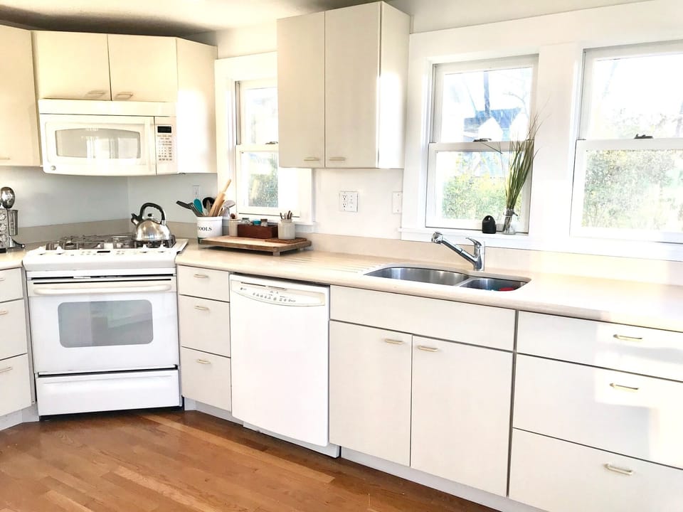 Spacious, well equipped kitchen. 