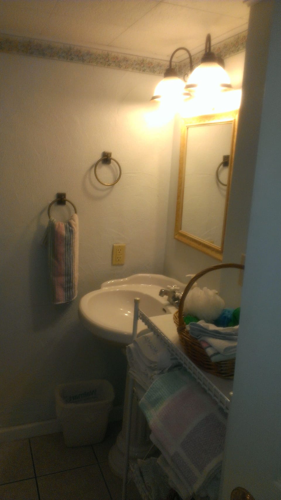 Towels, soap, hair dryer supplied