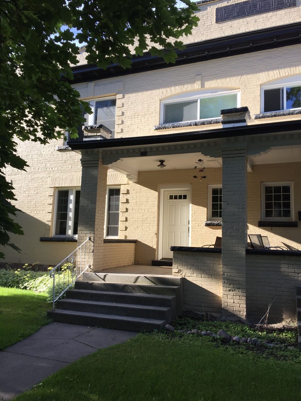 Painted Brownstone on 6th