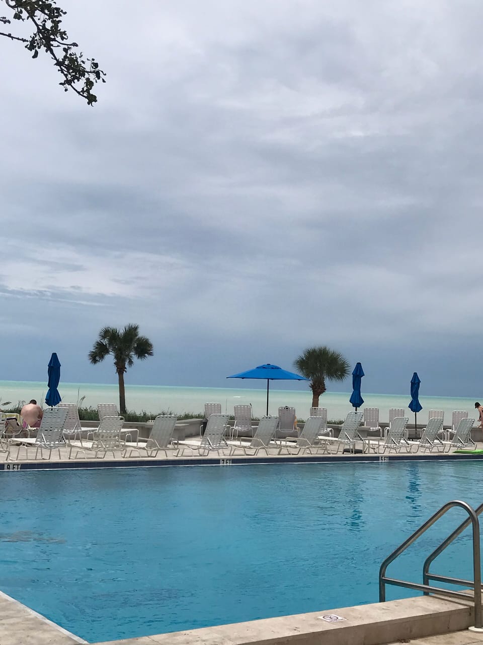 Heated pool overlooking the ocean 