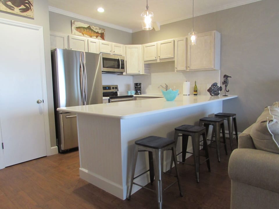 Kitchen and bar.