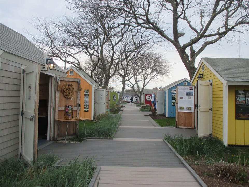 STROLL THE ARTISAN SHACKS ALONG THE HARBOR