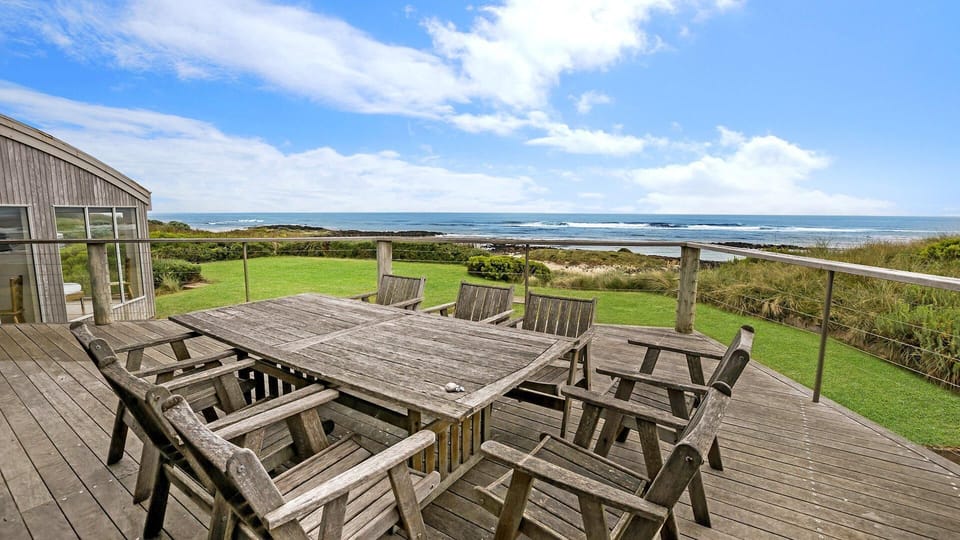 Front Outdoor Entertaining Area 