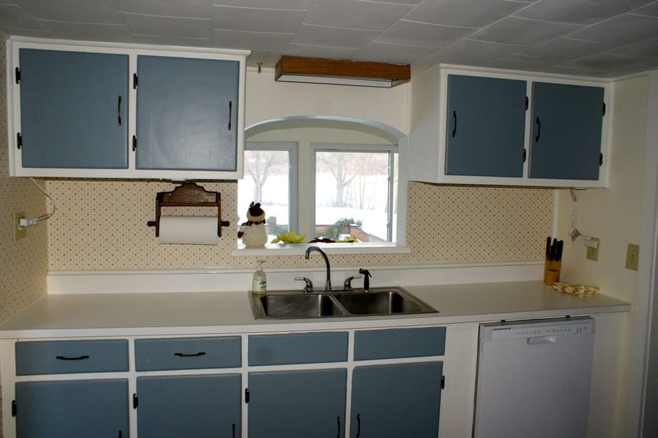 Kitchen facing lake