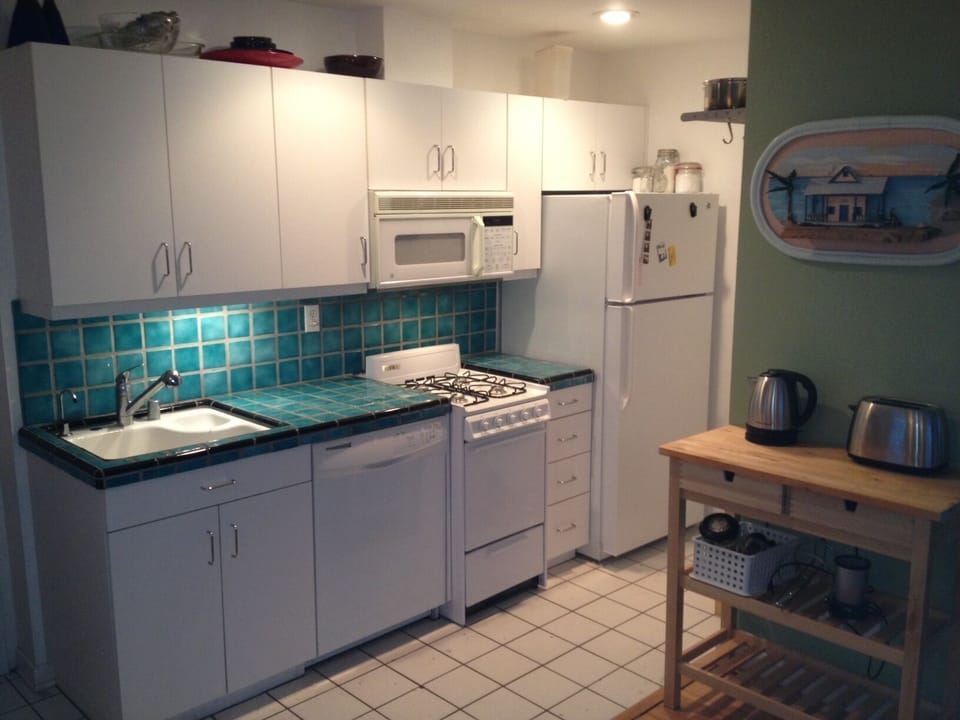 Lower one bedroom kitchen