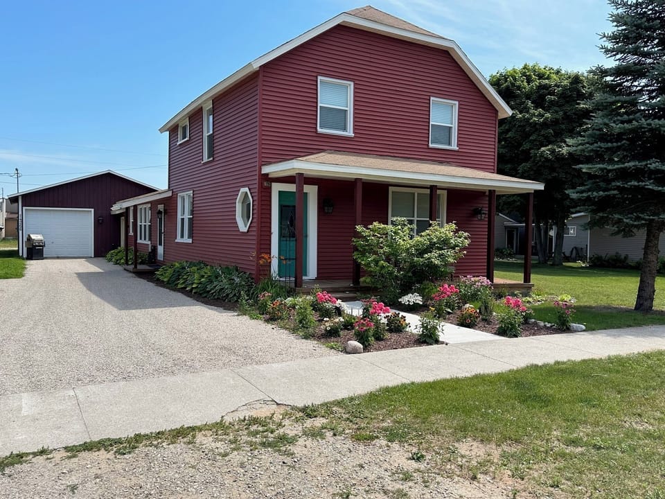 Located a half block from shopping and restaurants!