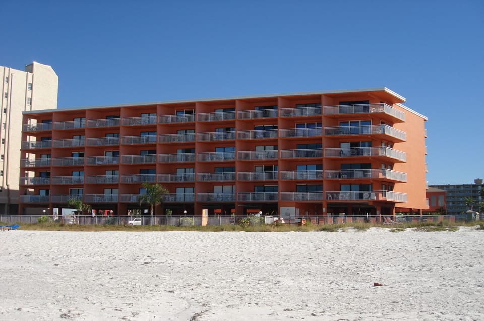 Chateaux, Indian Shores, FL