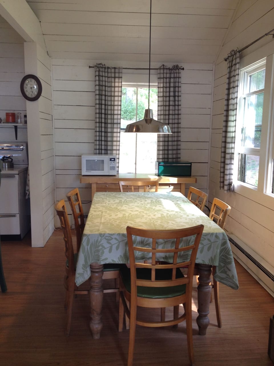 Table seating for six.