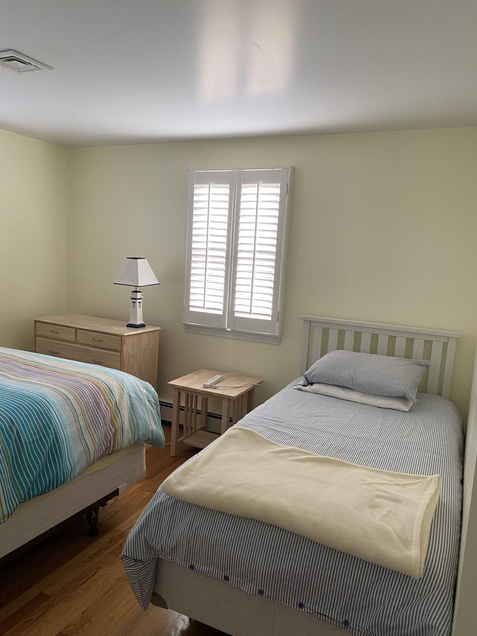 Bedroom with Queen and Twin bed