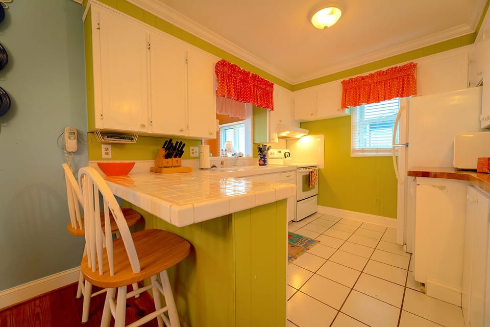 Kitchen (upstairs)