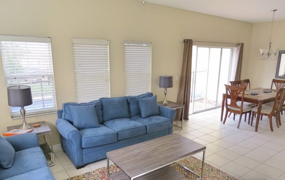 cozy living room with Wifi and flatscreen