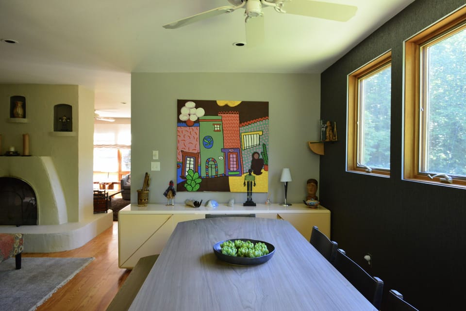 Dining table/breakfast nook