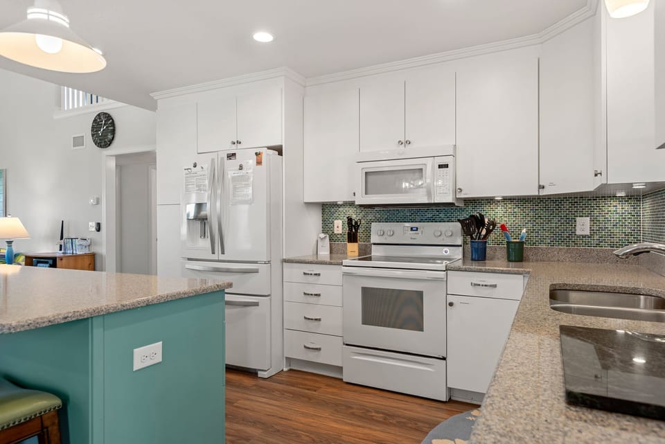 DU903: Serenity | Mid Level Kitchen