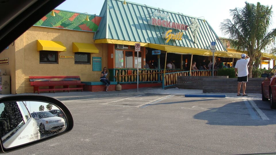 Frenchys - \Great casual dining walking distance beach side