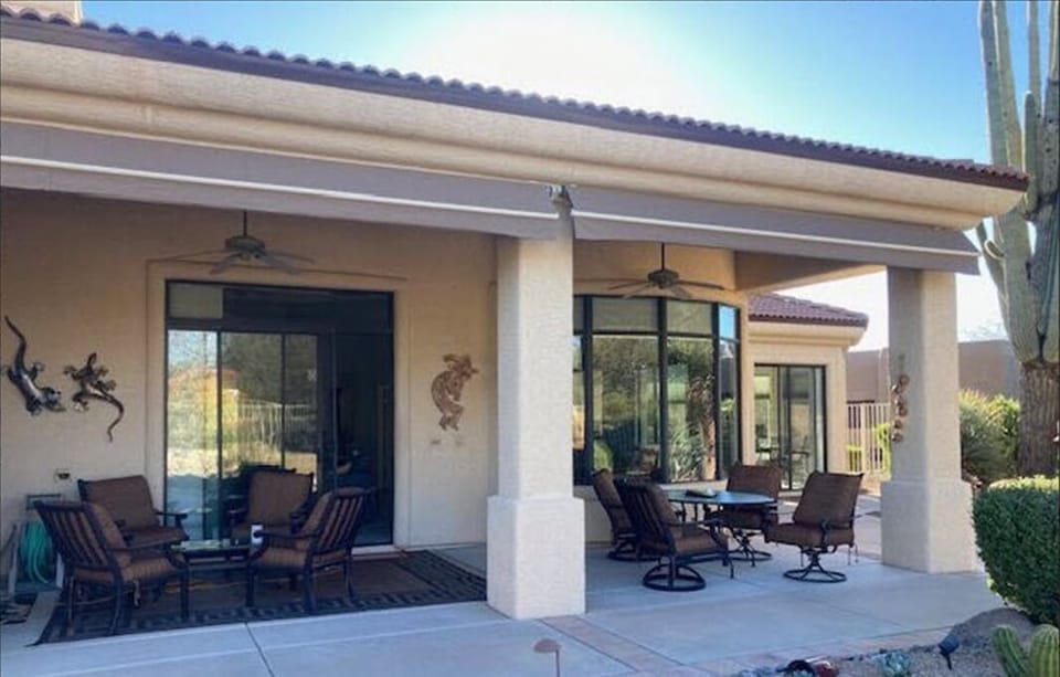 outdoor patio that seats 10.                   There are 2 other seating areas 