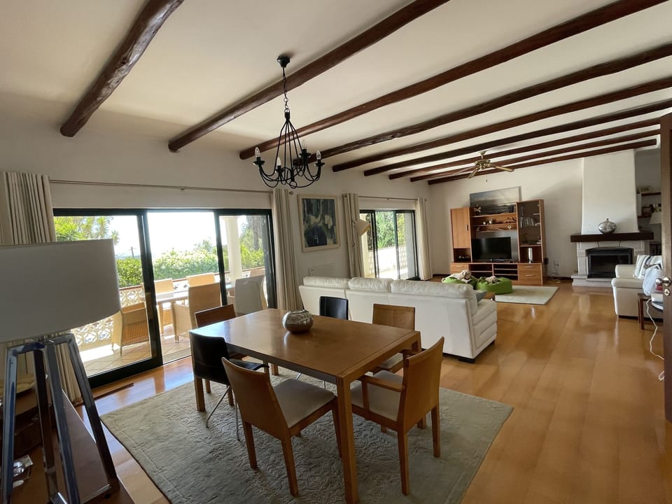 Lounge and dining area