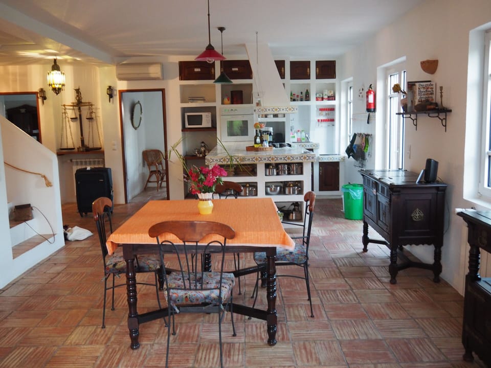 view dining-kitchen