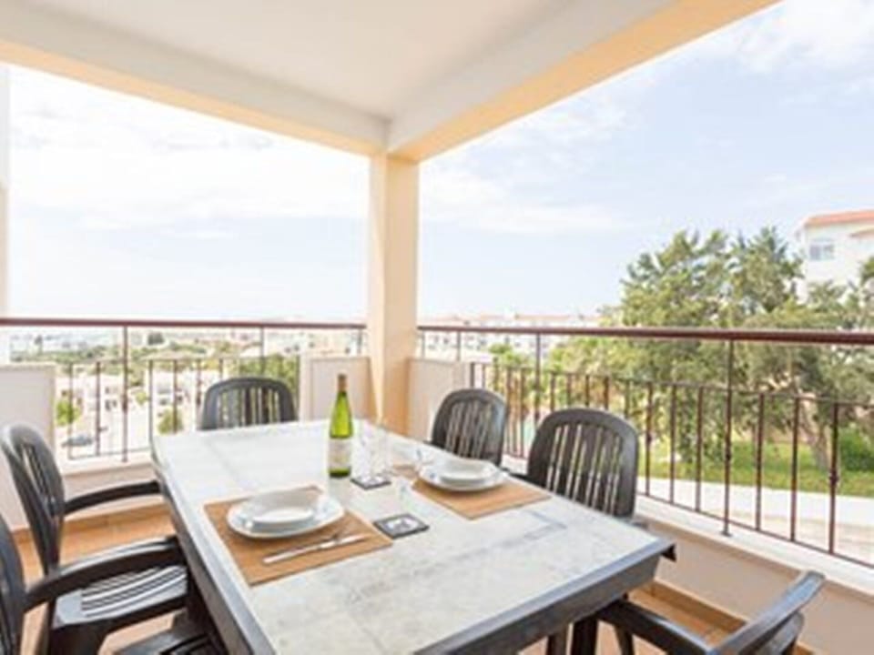 Large Dining Balcony