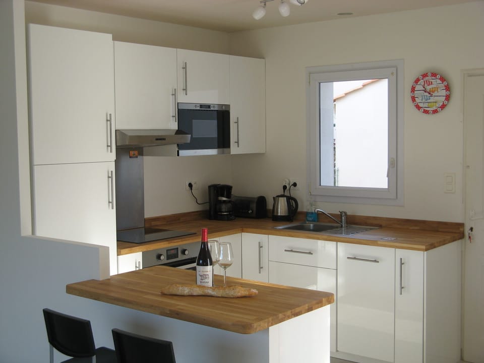 Ikea fitted kitchen with Breakfast bar