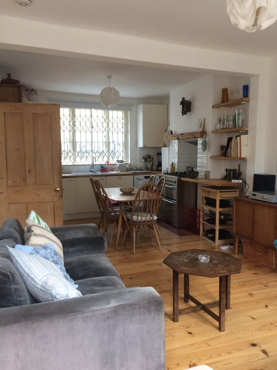 Living area to kitchen