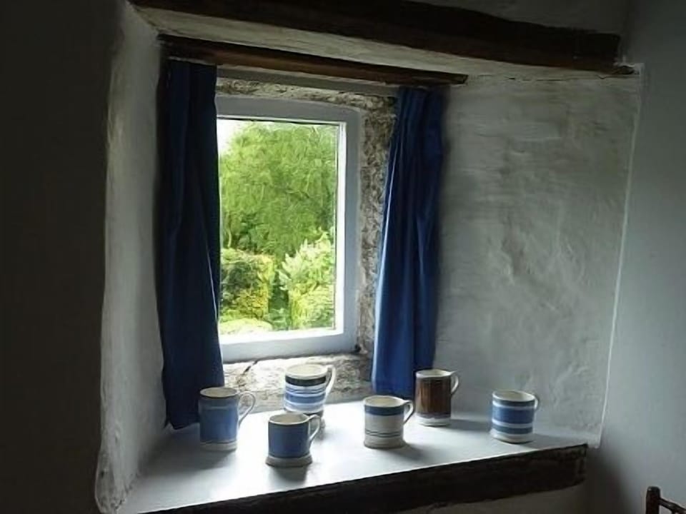 bedroom 2: double