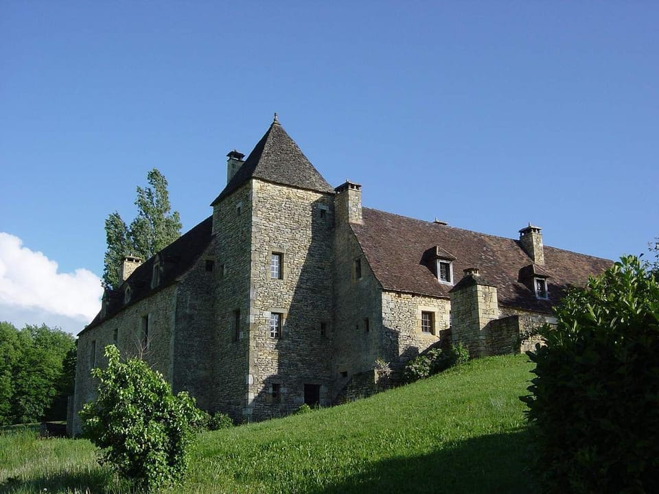 Le Manoir Oriental is a magnificent Manor House dating from the 17th century.