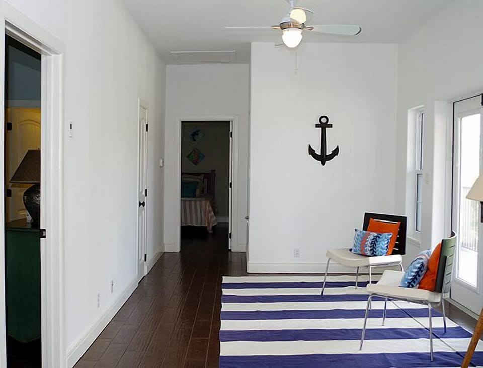 2nd floor seating area