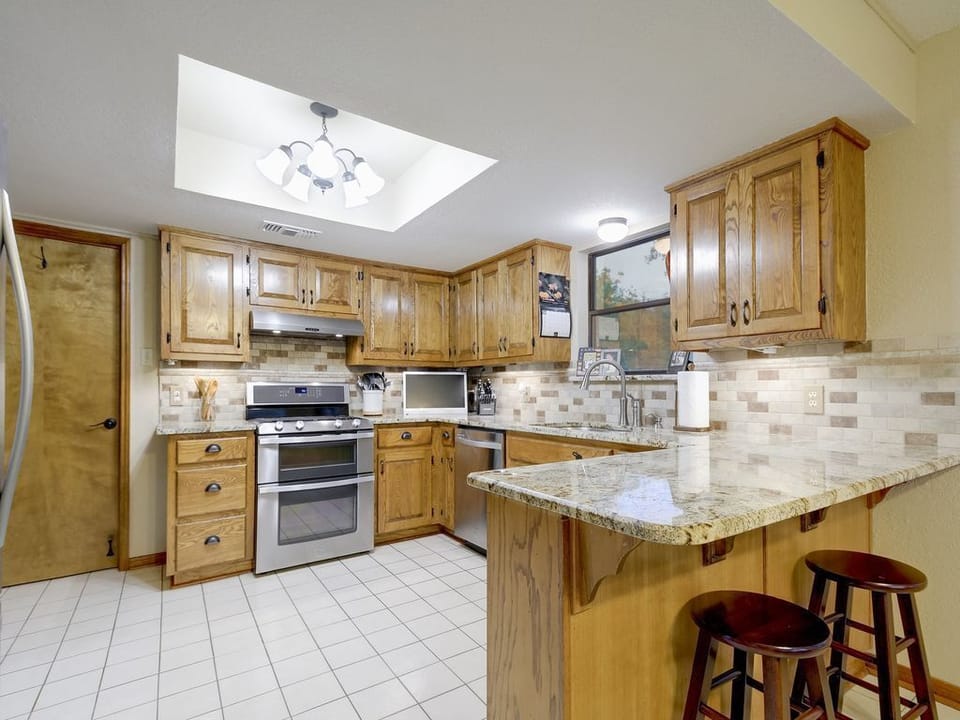 Newly remodeled, fully stocked kitchen with smart TV. Enjoy some Pandora 