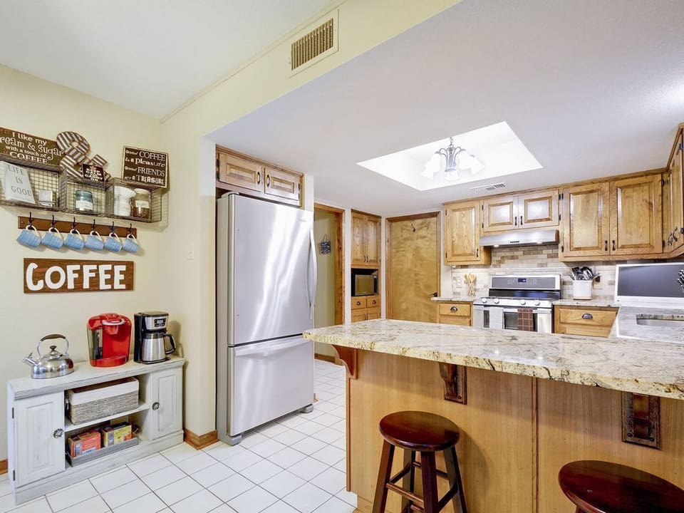 Breakfast bar and coffee station with a Keurig and electric drip brewer
