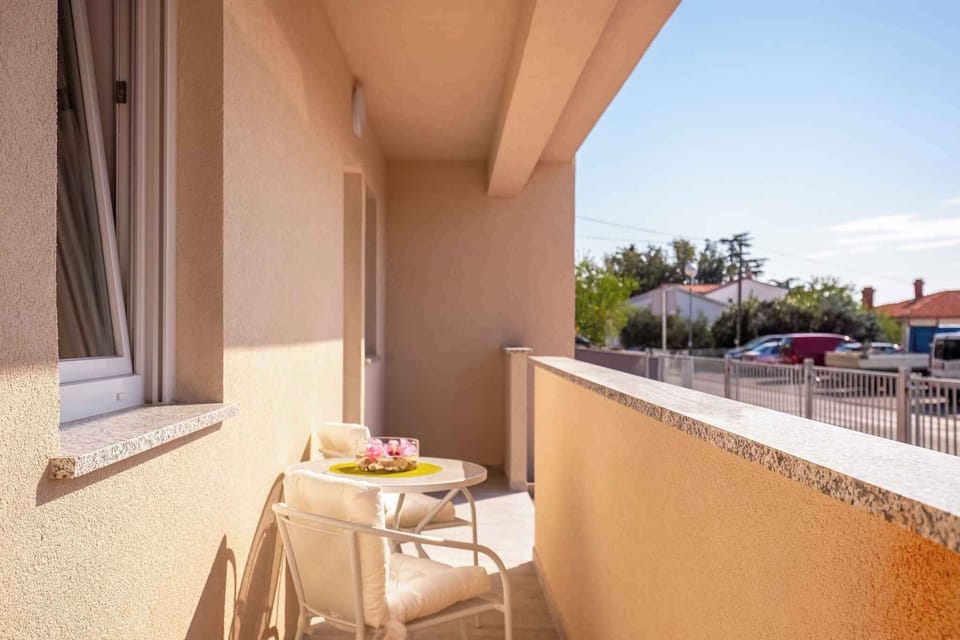 balcony
