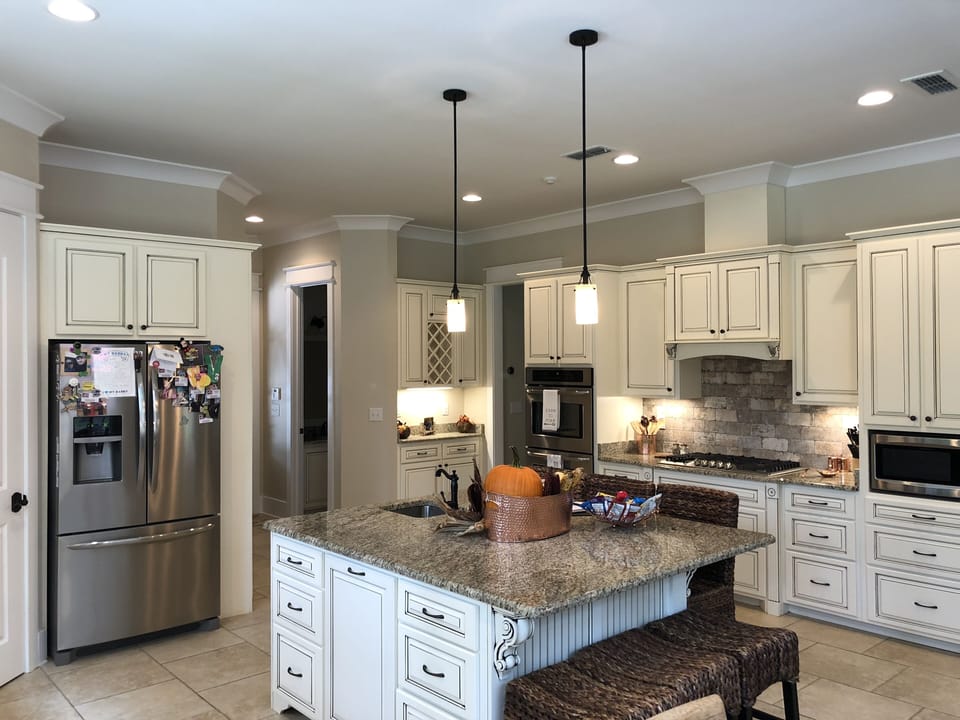 Kitchen Island View-Seats 6 