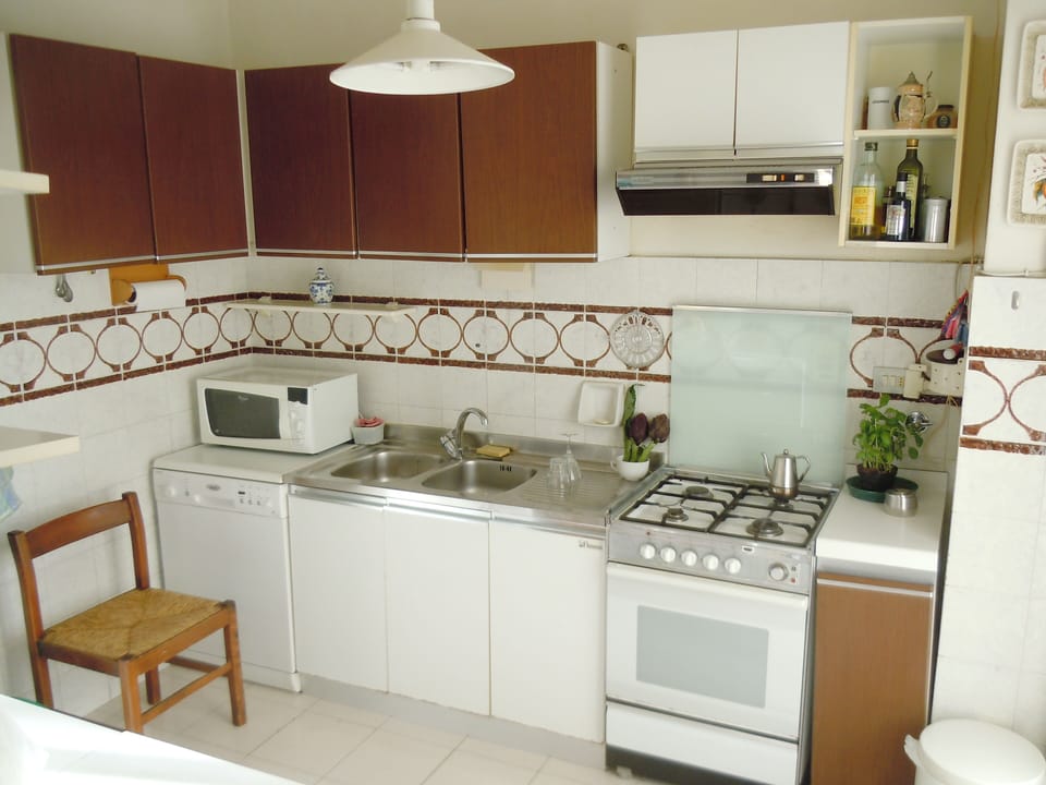 Kitchen with balcony