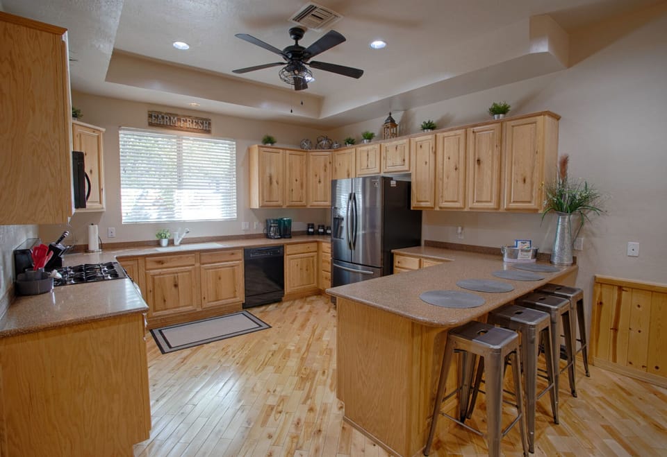 Whip up a tasty meal in this fully equipped kitchen. You can pick up all the ingredients you may need at Safeway Grocery Store (less than a mile away).