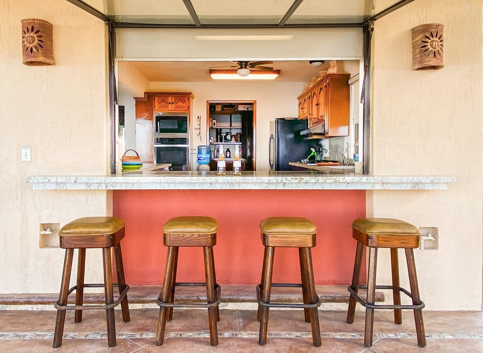 Enter as family to relax and enjoy all of our home's treasures...