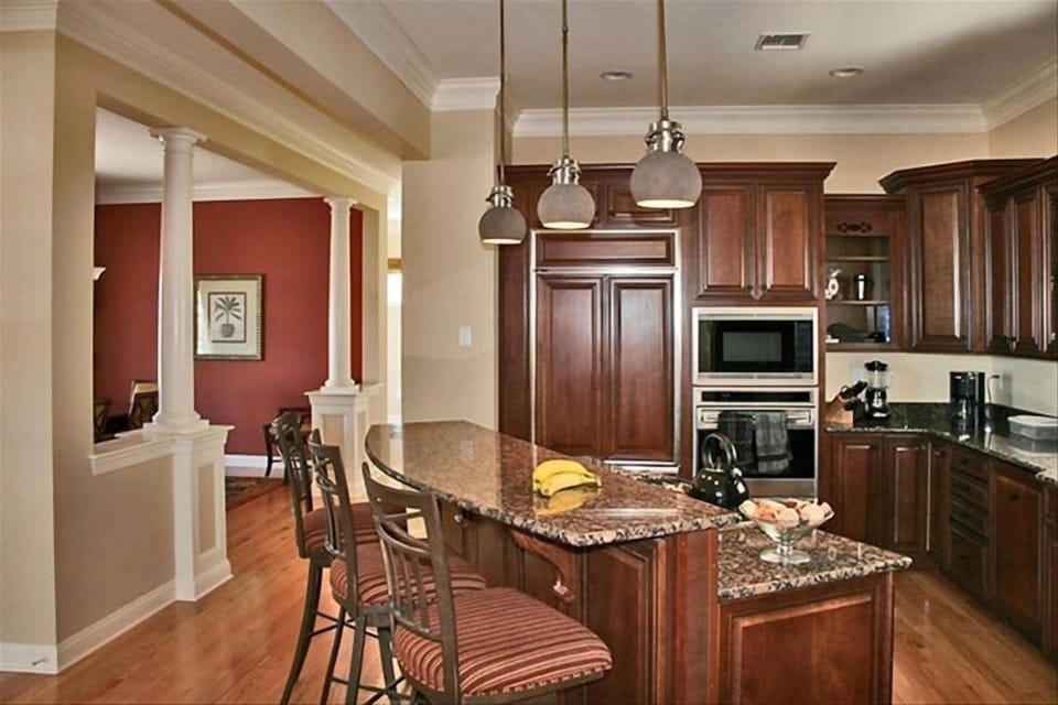 Kitchen & Dining Room