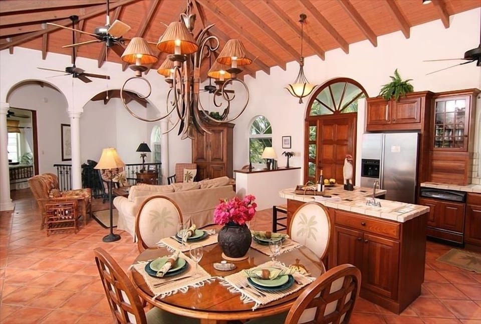 Vaulted ceiling in the Great Room.  Open and airy, with arched breezeways.