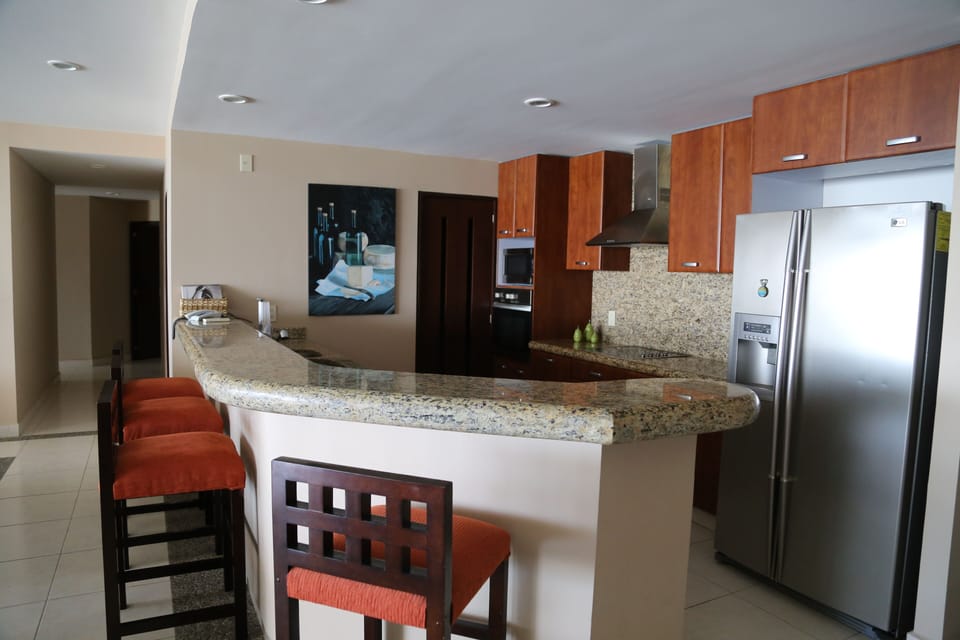 Full kitchen