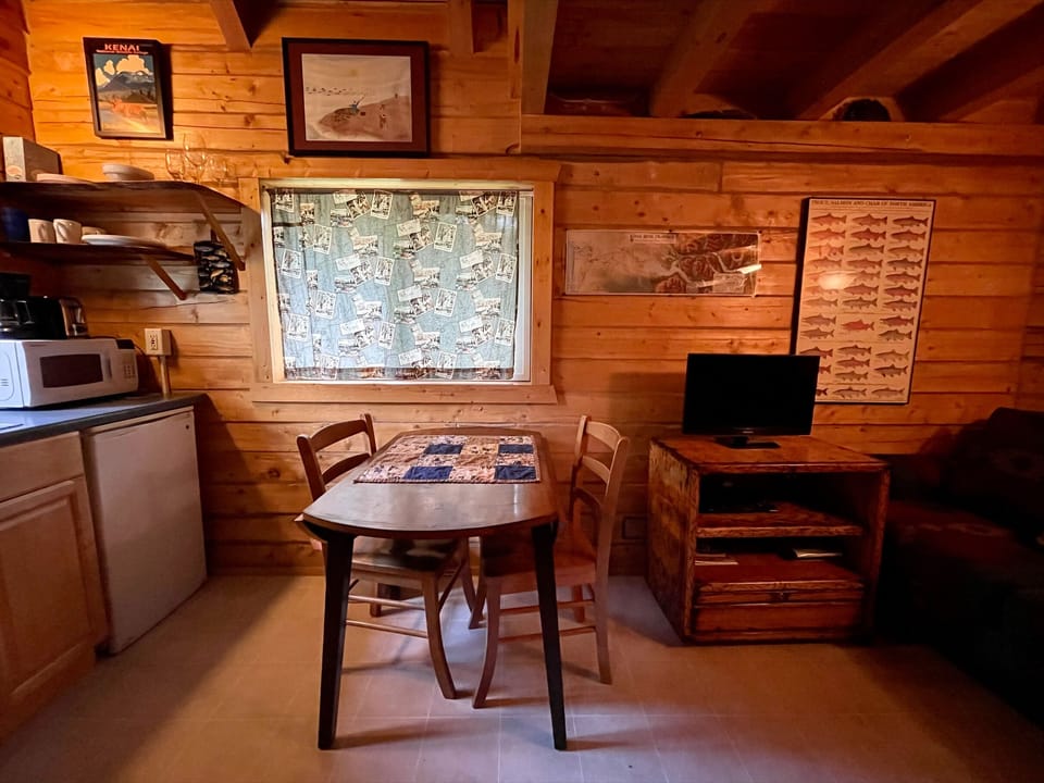 Cabin 2 dining area
