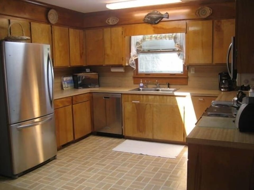 Kitchen with Skylight and new appliances