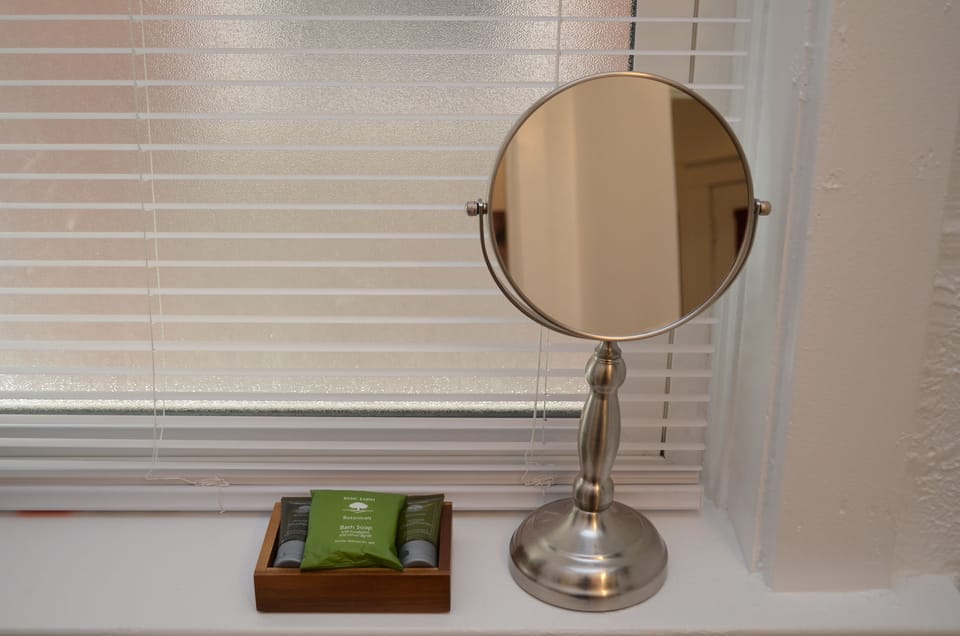 Bathroom With Tub/Shower Combo