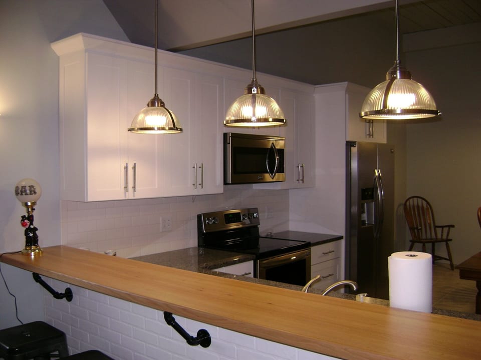Large Comtemporary Kitchen