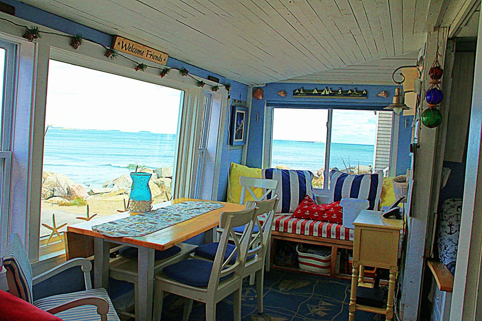 Awesome Ocean Views from Window seat, Livingroom, Dining room , kitchen , bedrom