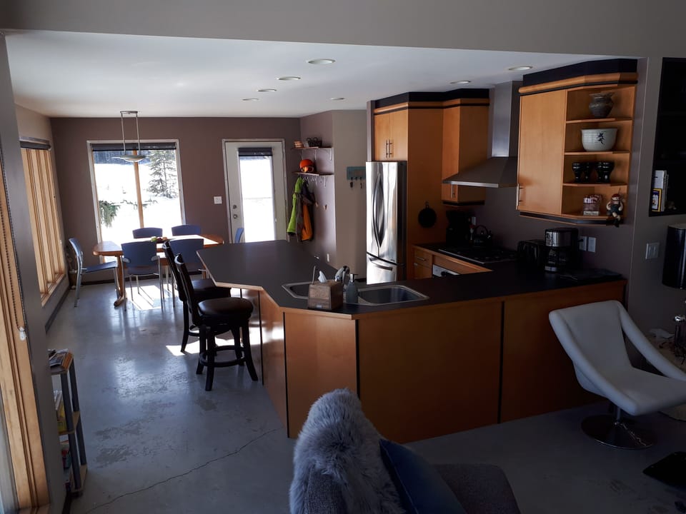 A full wall of windows to the east, for tons of natural light.