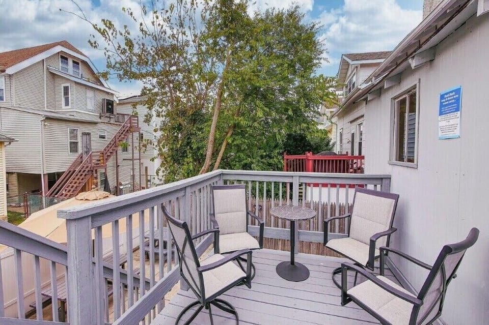 Great Upper Back Deck!