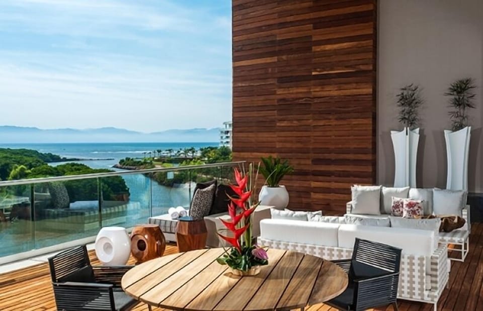 Mountains, rivers and Ocean... what a view